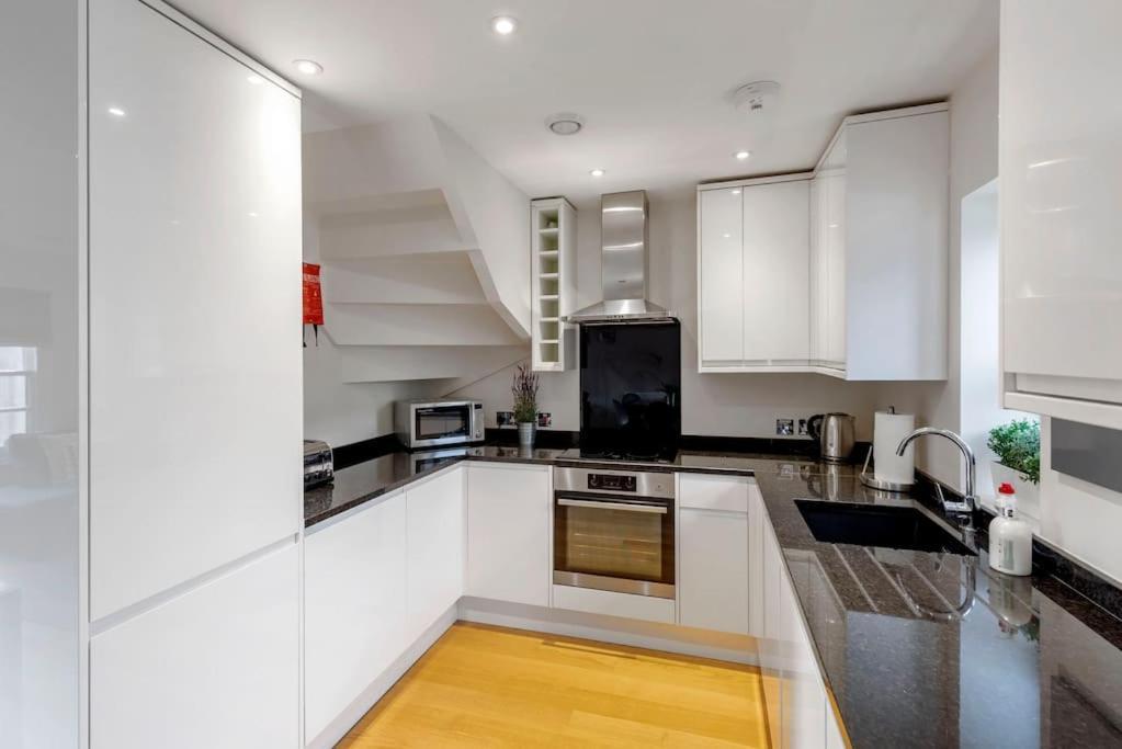 Вілла Fantastic 3-Bed House With Parking Бат Екстер'єр фото