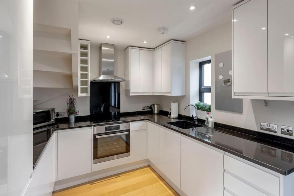 Вілла Fantastic 3-Bed House With Parking Бат Екстер'єр фото